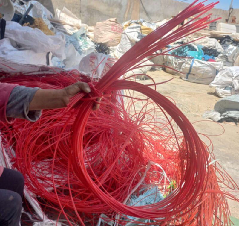 Exemple d'un produit en plastiques à trier et à préparer pour le broyage